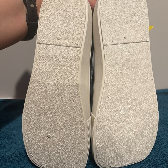 Square Toe Lingo canvas tennis shoes - Picture 5 of 5